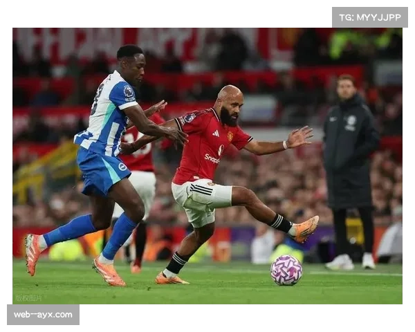 曼联进攻空间创造出色 姆伯莫边路突破制造关键助攻机会